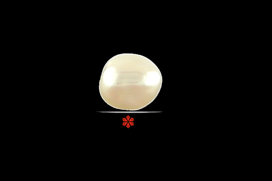 Pearl 6x5 MM 1.2 carats