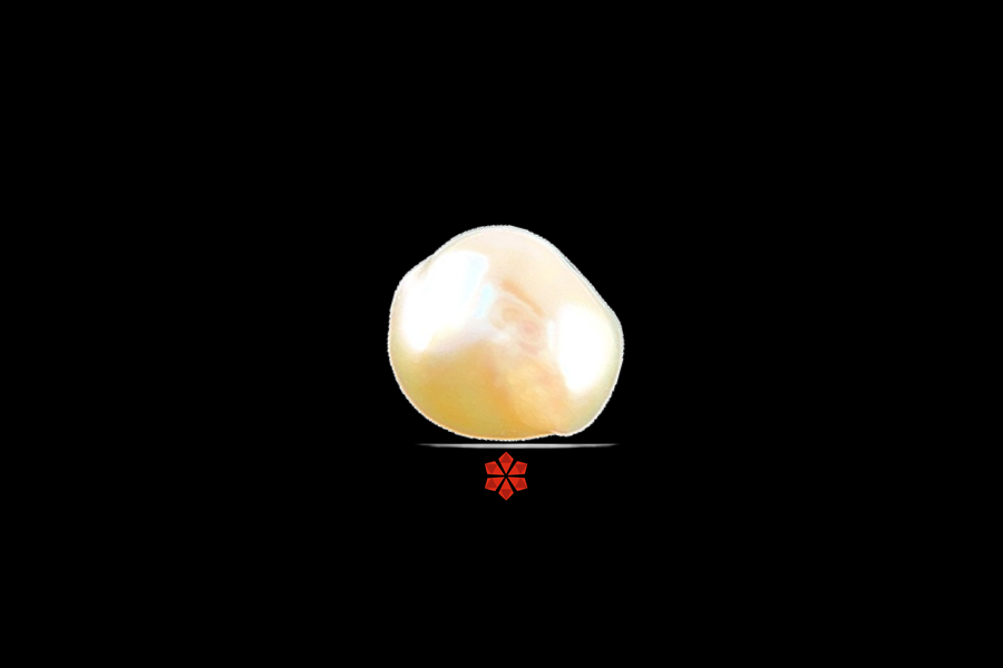 Pearl 6x6 MM 1.37 carats